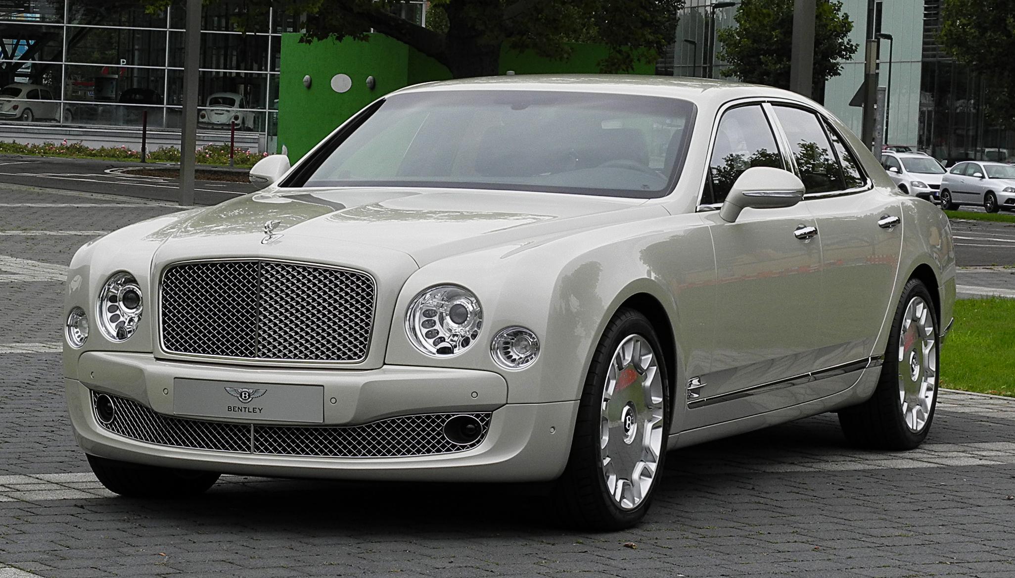 2024 Bentley Edition 8 models signal time’s up for the gas-only V8